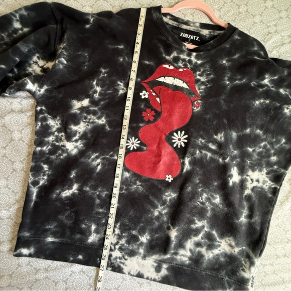 Zoozatz Tie-Dye Graphic Sweatshirt Oversized S Lips & Floral Print - Picture 7 of 7